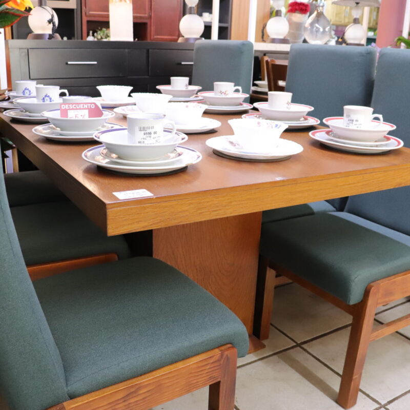 COMEDOR MADERA TELA GRIS