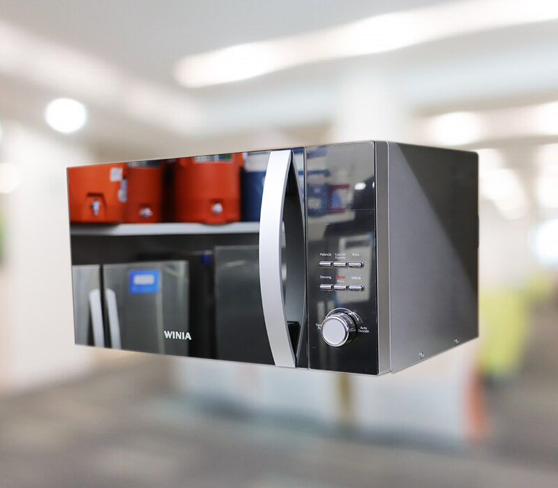 HORNO DE MICROONDAS WINIA NEGRO CON DETALLES PLATA